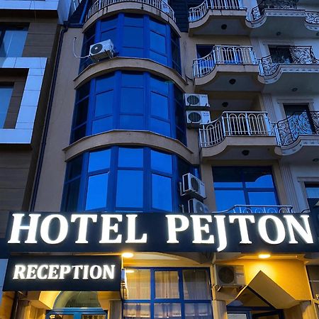 Hotel Pejton Pristina Exterior photo