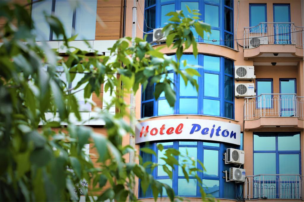 Hotel Pejton Pristina Exterior photo